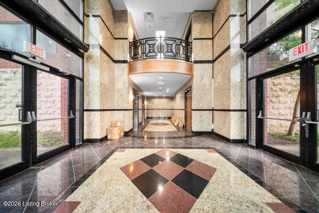 1031 Zorn Ave, Louisville, KY 40207