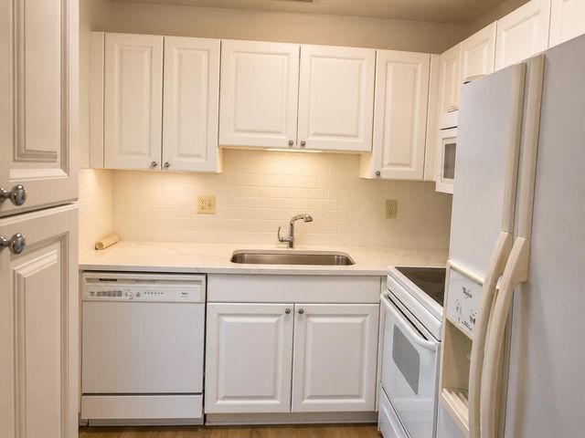 12 Vista Palm Lane, Vero Beach, FL 32962