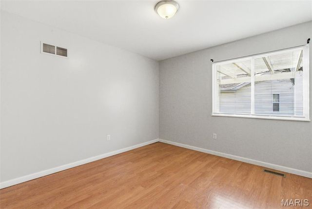 11328 Ashton Wood Lane, Maryland Heights, MO 63043