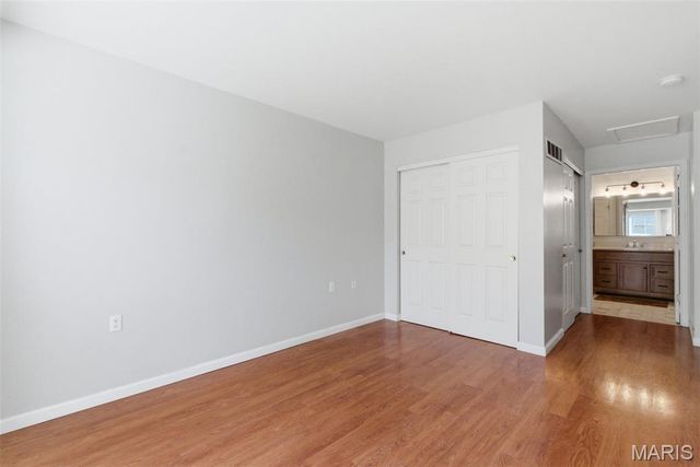 11328 Ashton Wood Lane, Maryland Heights, MO 63043