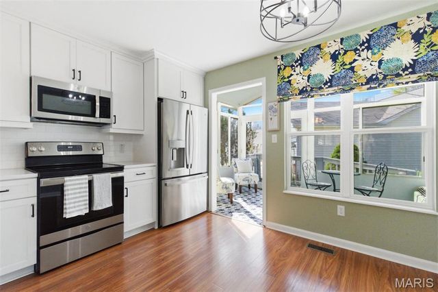 11328 Ashton Wood Lane, Maryland Heights, MO 63043