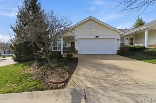 11328 Ashton Wood Lane, Maryland Heights, MO 63043
