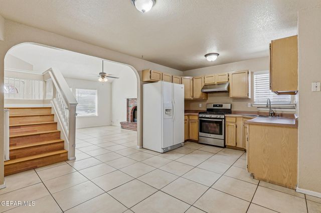 7333 CANYON RUN Drive, El Paso, TX 79912