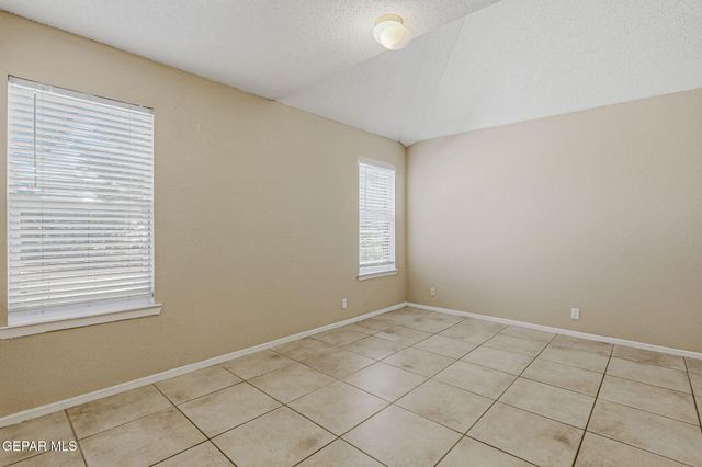 7333 CANYON RUN Drive, El Paso, TX 79912
