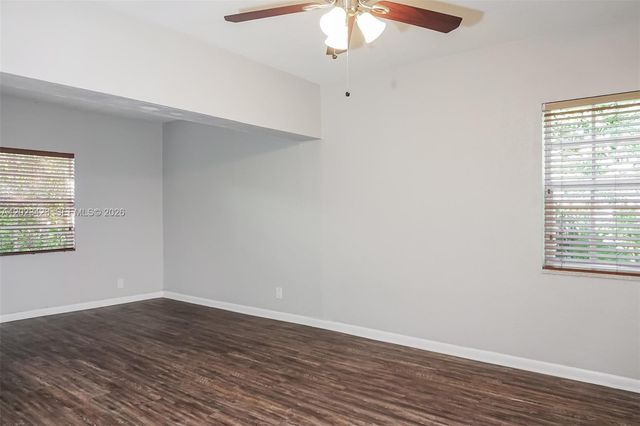 1579 NE 182nd St, North Miami Beach, FL 33162
