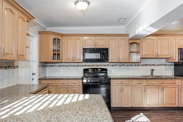 1579 NE 182nd St, North Miami Beach, FL 33162
