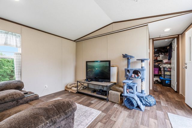 1181 Ravenscroft Rd, W, Sparta, TN 38583