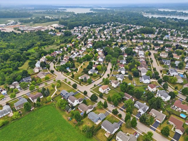 633 Indian Trail Road, Antioch, IL 60002
