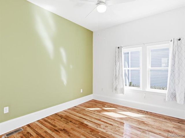1618 Military Street, Port Huron, MI 48060