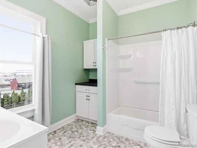 1618 Military Street, Port Huron, MI 48060