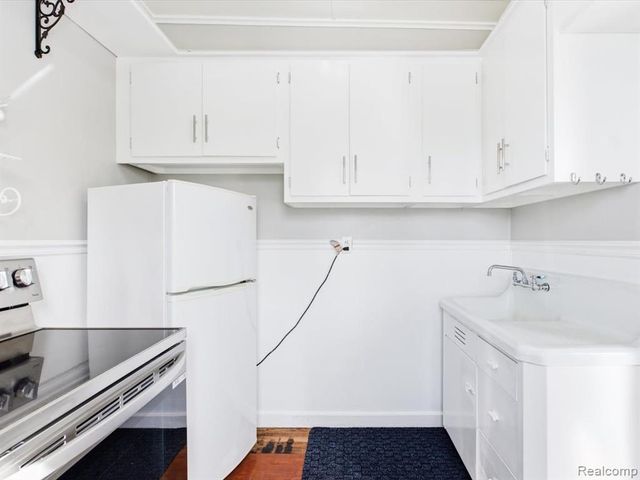 1618 Military Street, Port Huron, MI 48060