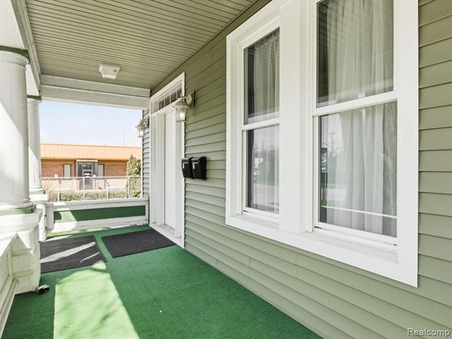1618 Military Street, Port Huron, MI 48060