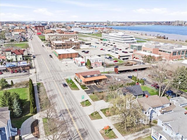 1618 Military Street, Port Huron, MI 48060