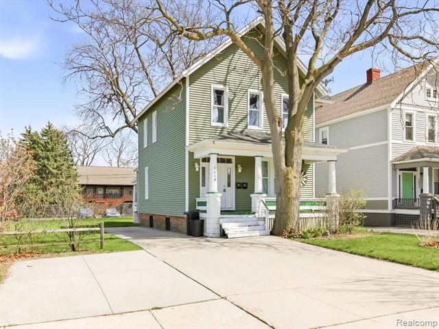 1618 Military Street, Port Huron, MI 48060