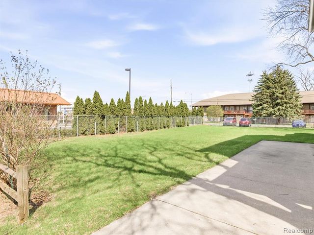 1618 Military Street, Port Huron, MI 48060