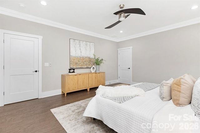 5046 Woodwinds Drive NE, Hickory, NC 28601
