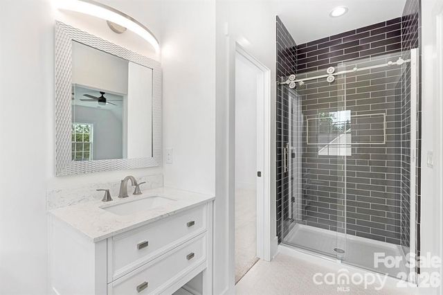 5046 Woodwinds Drive NE, Hickory, NC 28601