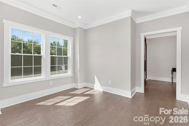 5046 Woodwinds Drive NE, Hickory, NC 28601