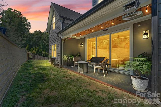 5046 Woodwinds Drive NE, Hickory, NC 28601