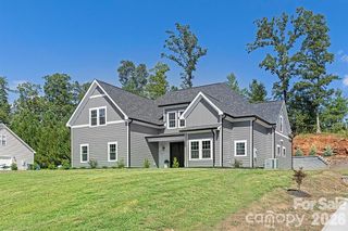 5046 Woodwinds Drive NE, Hickory, NC 28601