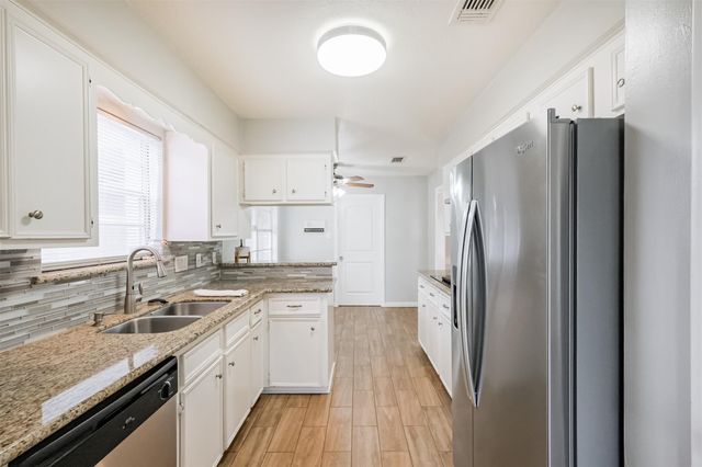 2326 Bright Meadows Drive, Missouri City, TX 77489