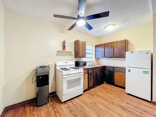 409 E CONCORD STREET, Orlando, FL 32803