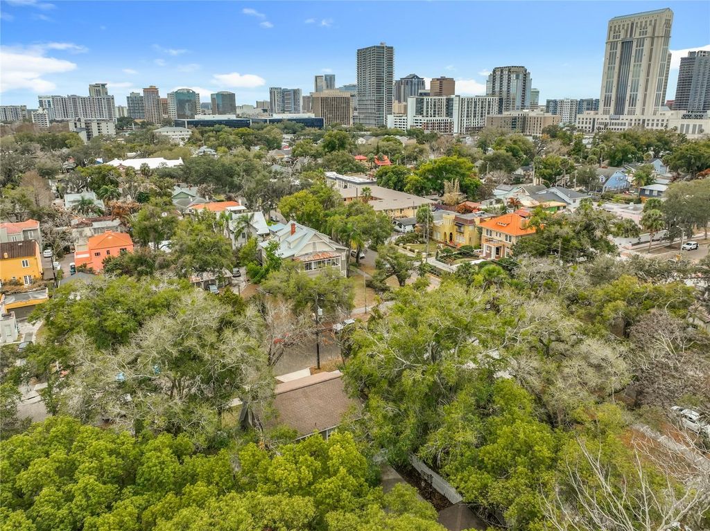 Image 65 of property listing at 409 E CONCORD STREET, Orlando, FL 32803