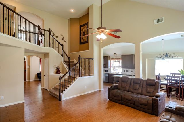5414 Summer Oak Drive, Pasadena, TX 77505