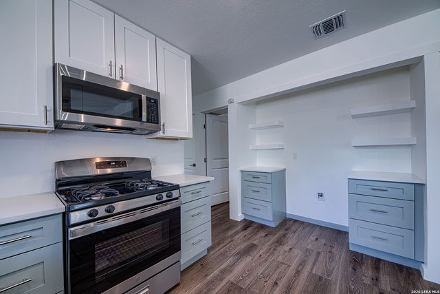 5027 Village Crst, San Antonio, TX 78218