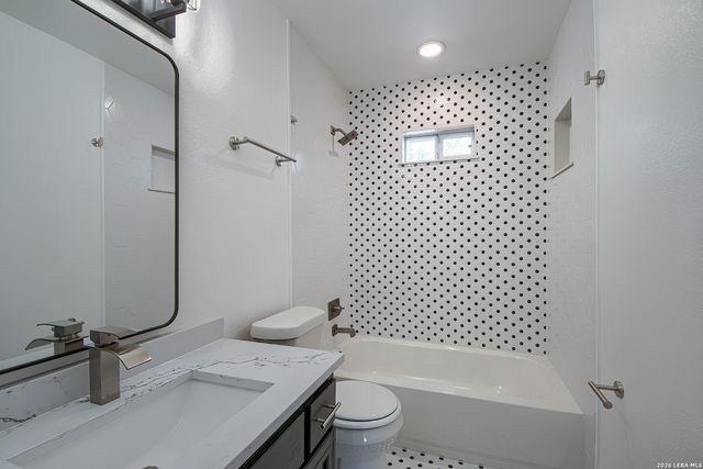 5027 Village Crst, San Antonio, TX 78218