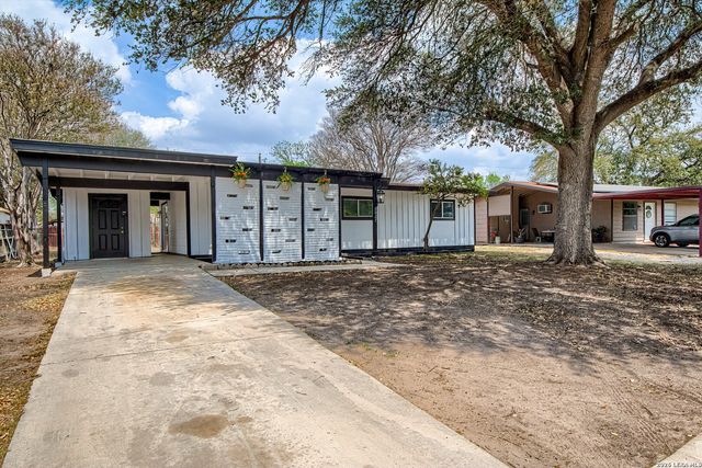 5027 Village Crst, San Antonio, TX 78218