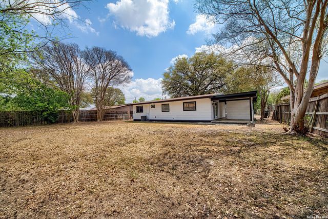 5027 Village Crst, San Antonio, TX 78218
