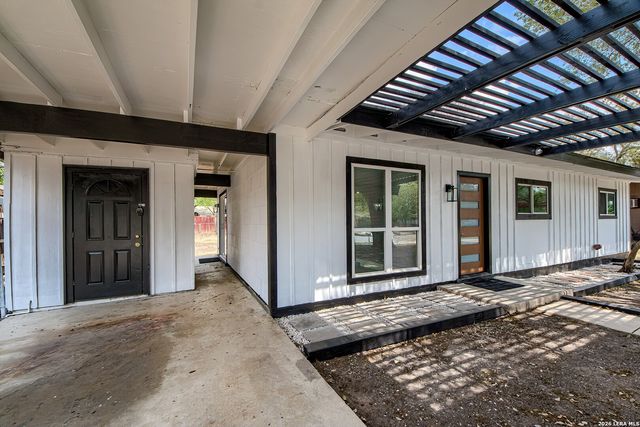 5027 Village Crst, San Antonio, TX 78218