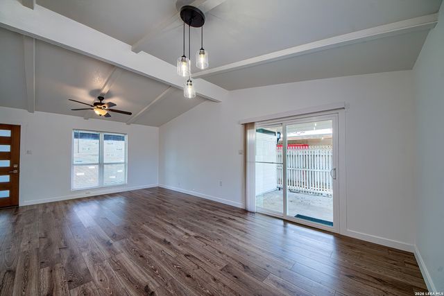 5027 Village Crst, San Antonio, TX 78218