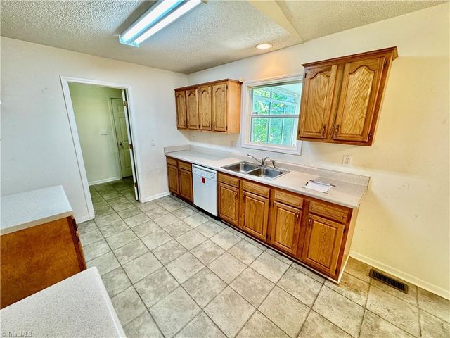 2391 Bellemeade Street, High Point, NC 27263