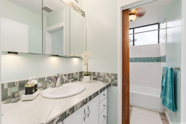 1020 Aoloa Place 311B, Kailua, HI 96734