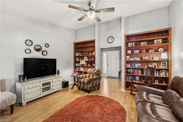 102 Brookhollow Lane, Archdale, NC 27263