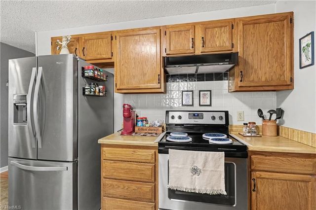 102 Brookhollow Lane, Archdale, NC 27263