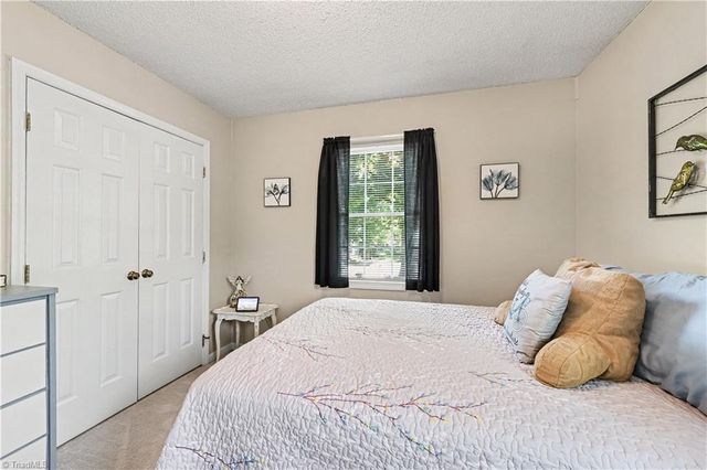 102 Brookhollow Lane, Archdale, NC 27263