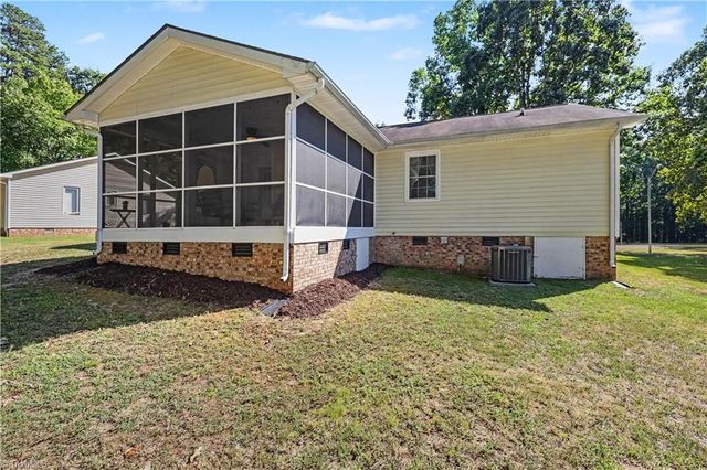 102 Brookhollow Lane, Archdale, NC 27263