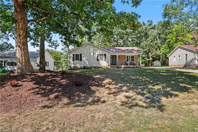 102 Brookhollow Lane, Archdale, NC 27263
