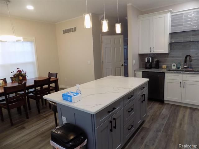 36225 Dominion Circle, Sterling Heights, MI 48310
