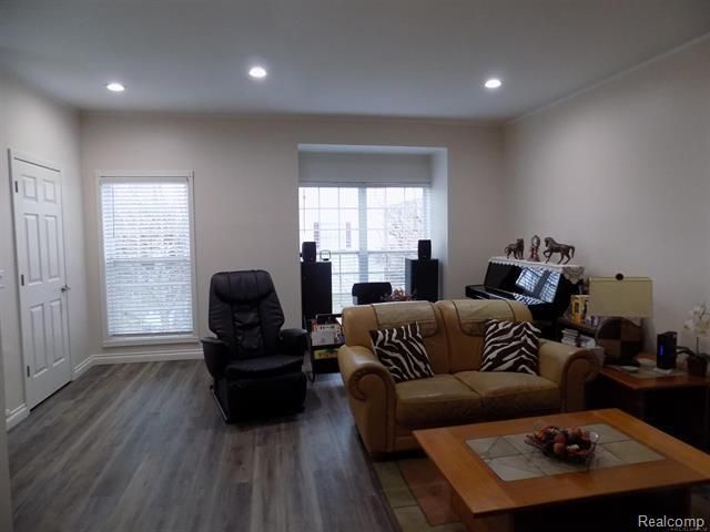 36225 Dominion Circle, Sterling Heights, MI 48310