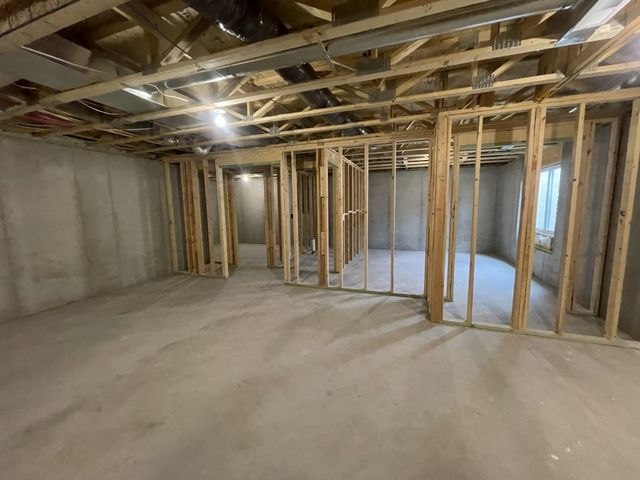 1973 E Limestone St, Andover, KS 67002