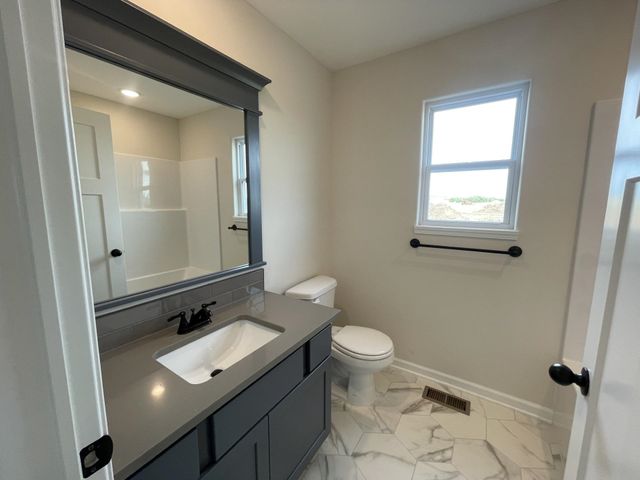 1973 E Limestone St, Andover, KS 67002