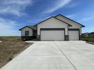 1973 E Limestone St, Andover, KS 67002