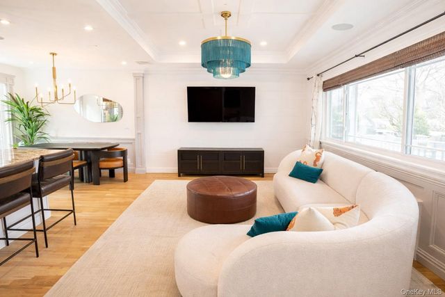 159 East Drive, Massapequa, NY 11758