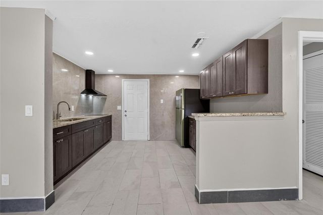 1703 E IDELL STREET, Tampa, FL 33604