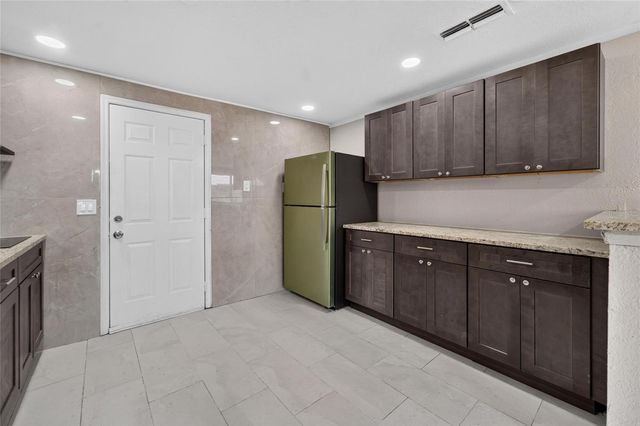 1703 E IDELL STREET, Tampa, FL 33604