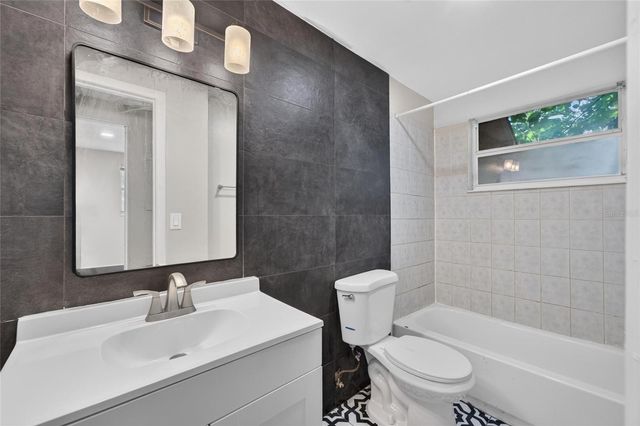 1703 E IDELL STREET, Tampa, FL 33604